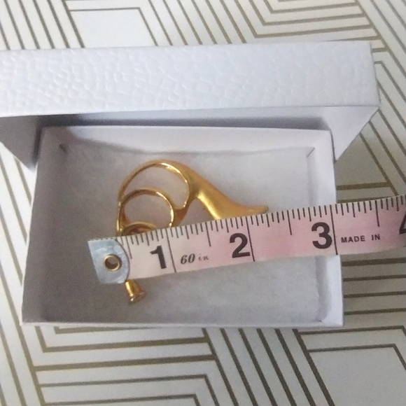 Vintage French Horn Brooch Pin - Picture 10 of 11